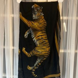 HALCYON DAYS Twin Tiger Print Wool Scarf Women’s Size 26” W 66”L